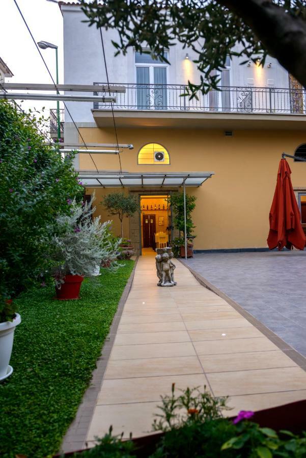 Bed and Breakfast Bocca Di Bacco Cimitile Exterior foto